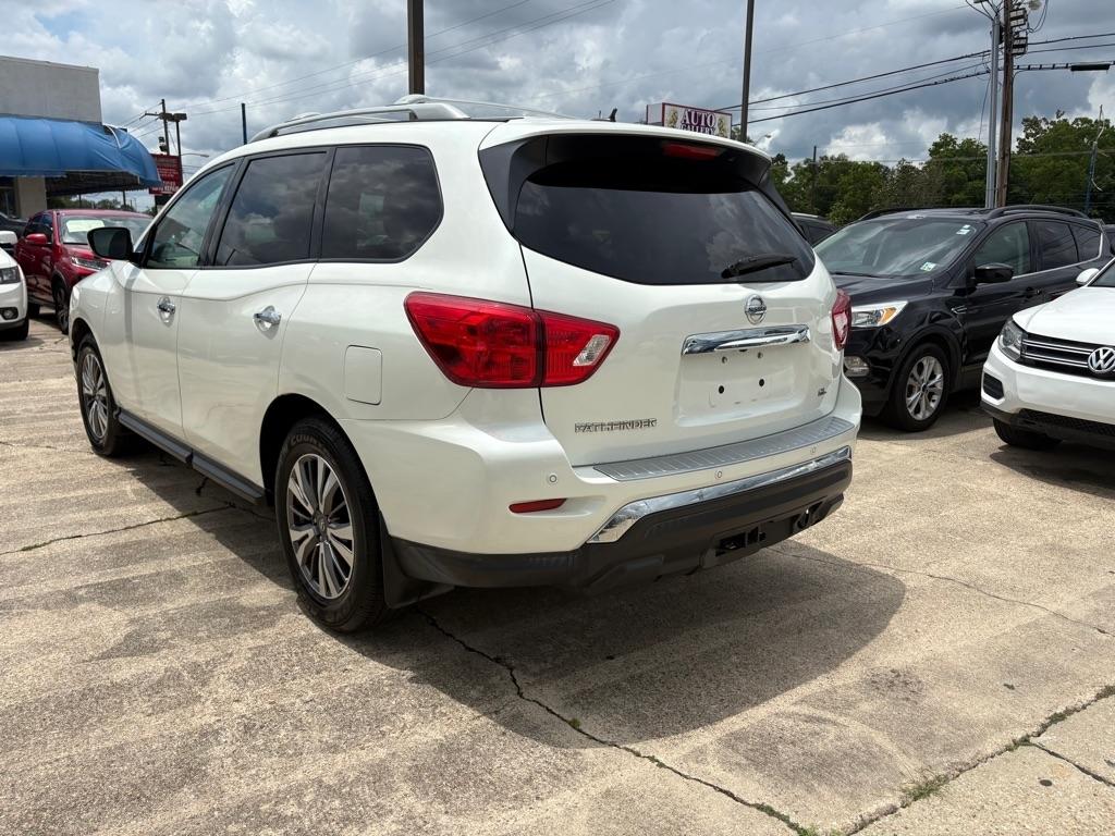 Nissan Pathfinder FWD SL 2017