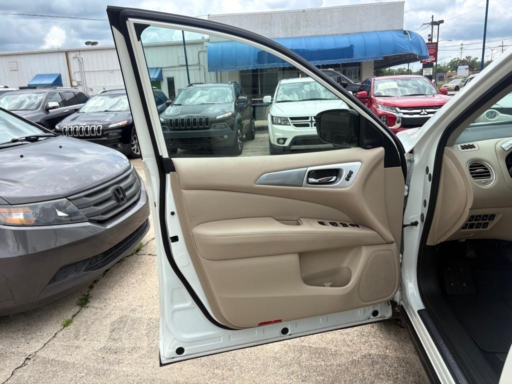 Nissan Pathfinder FWD SL 2017