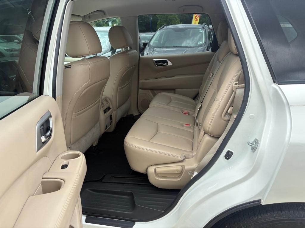 Nissan Pathfinder FWD SL 2017