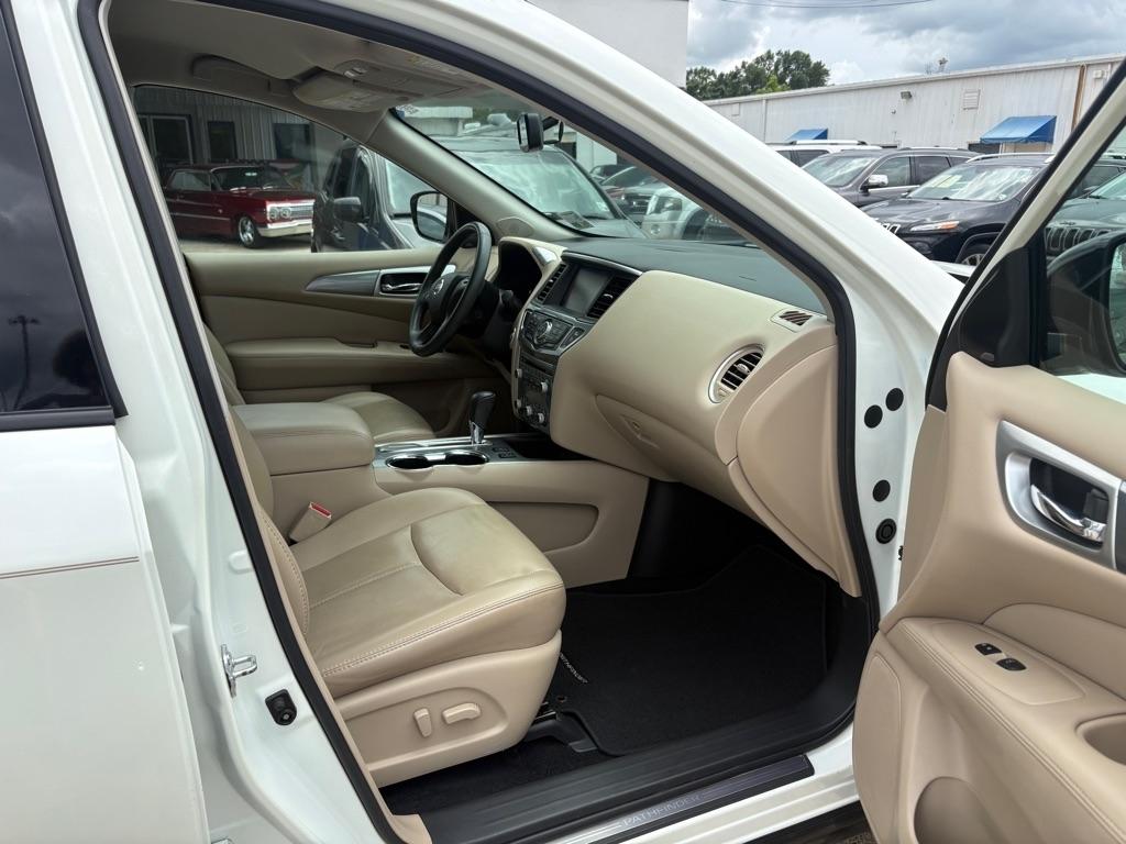 Nissan Pathfinder FWD SL 2017