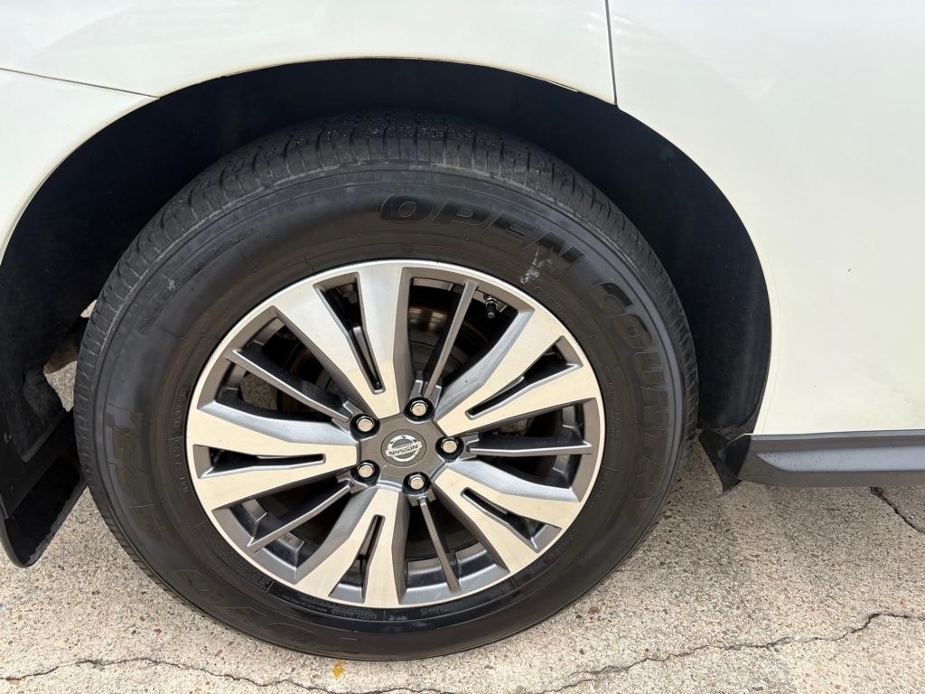 Nissan Pathfinder FWD SL 2017