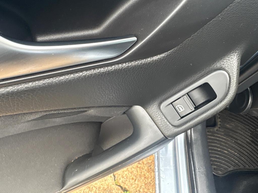 Volkswagen Golf 4dr HB Auto 2011