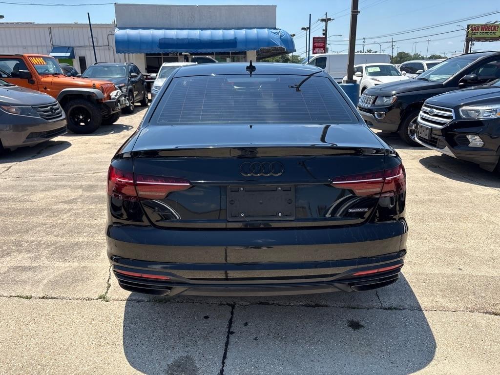 Audi A4 Sedan Premium Plus 40 TFSI quattro 2022