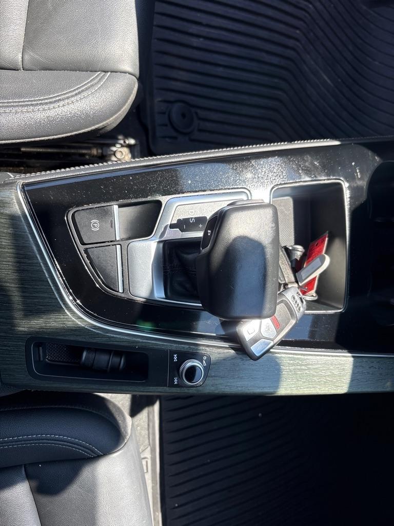 Audi A4 Sedan Premium Plus 40 TFSI quattro 2022