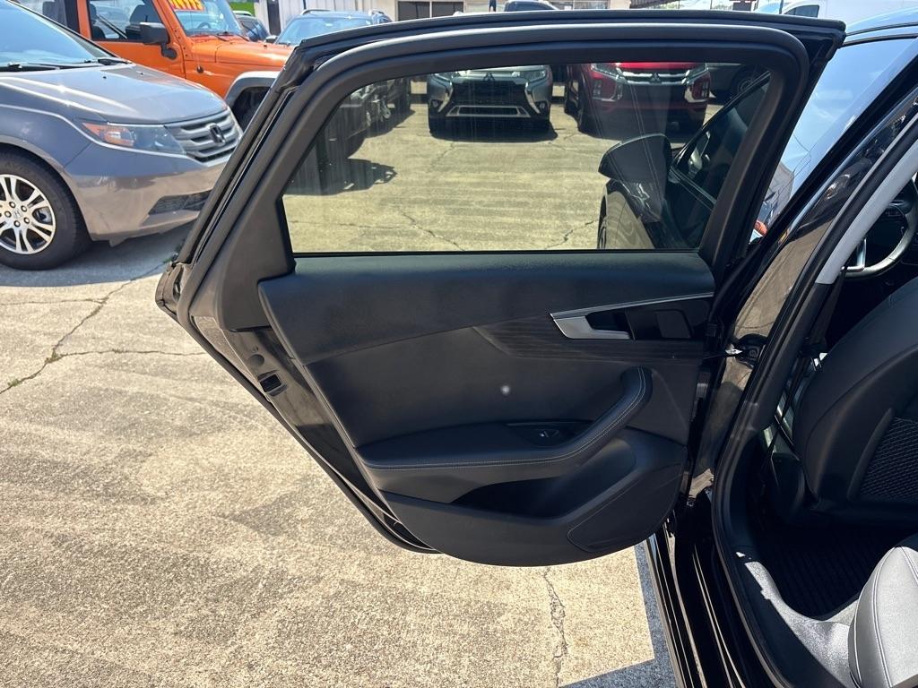 Audi A4 Sedan Premium Plus 40 TFSI quattro 2022
