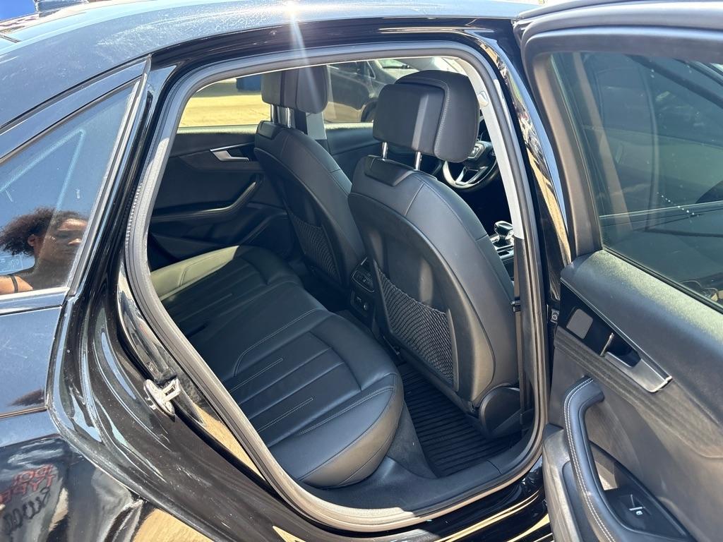 Audi A4 Sedan Premium Plus 40 TFSI quattro 2022