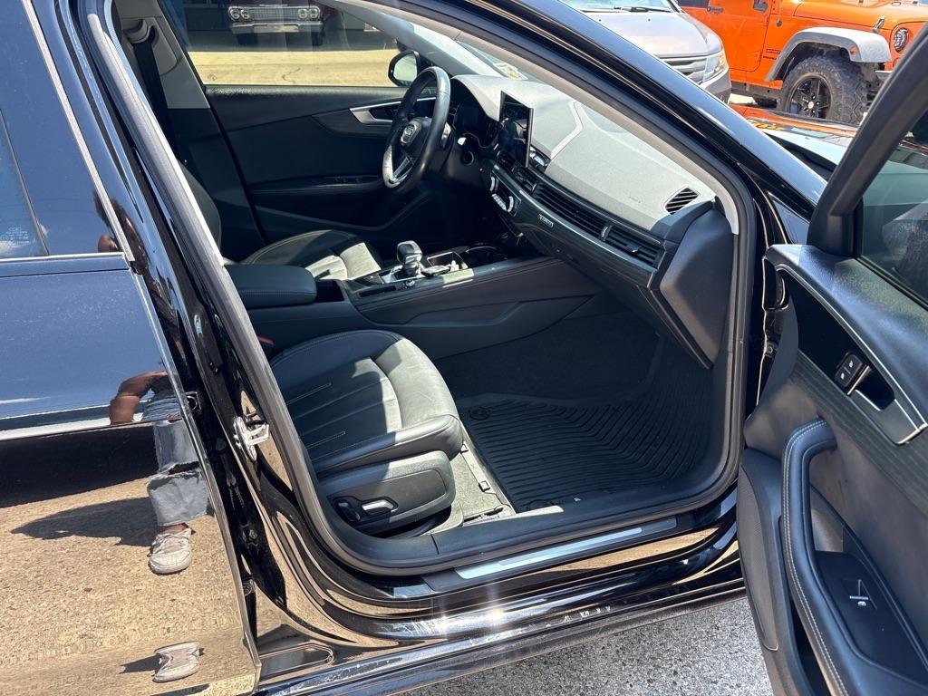Audi A4 Sedan Premium Plus 40 TFSI quattro 2022