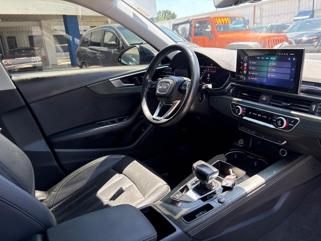 Audi A4 Sedan Premium Plus 40 TFSI quattro 2022