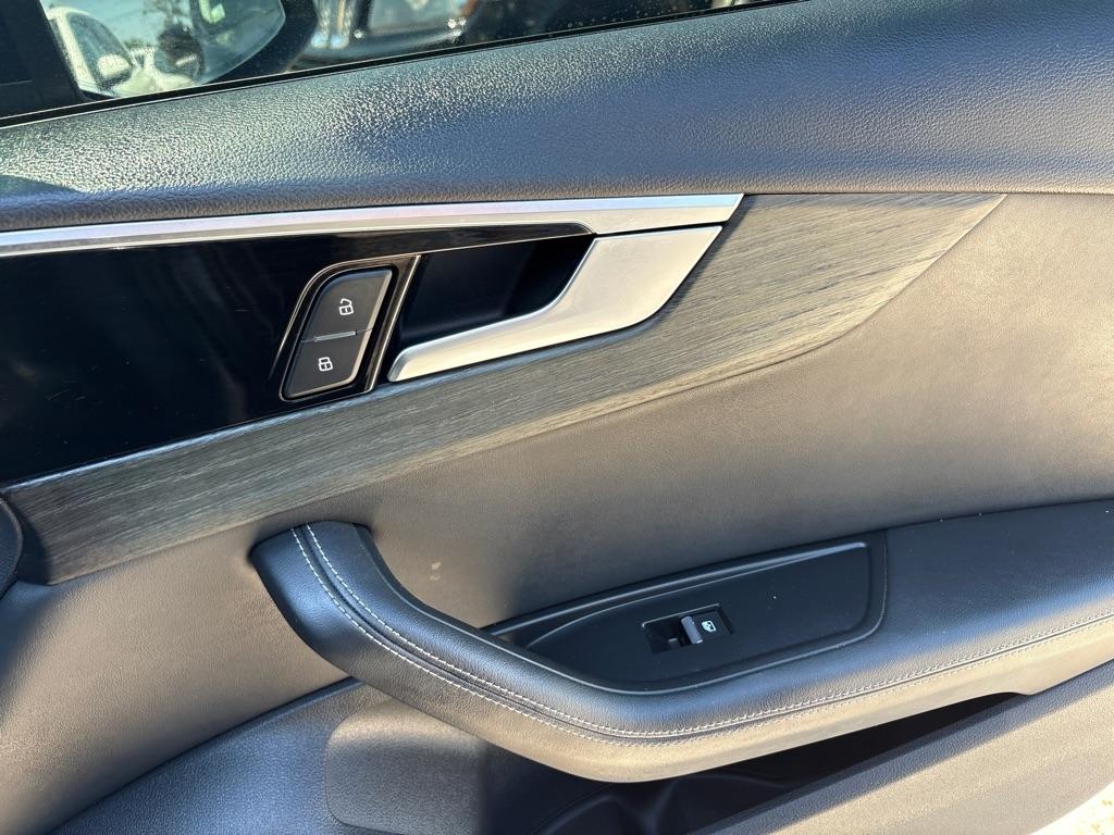 Audi A4 Sedan Premium Plus 40 TFSI quattro 2022
