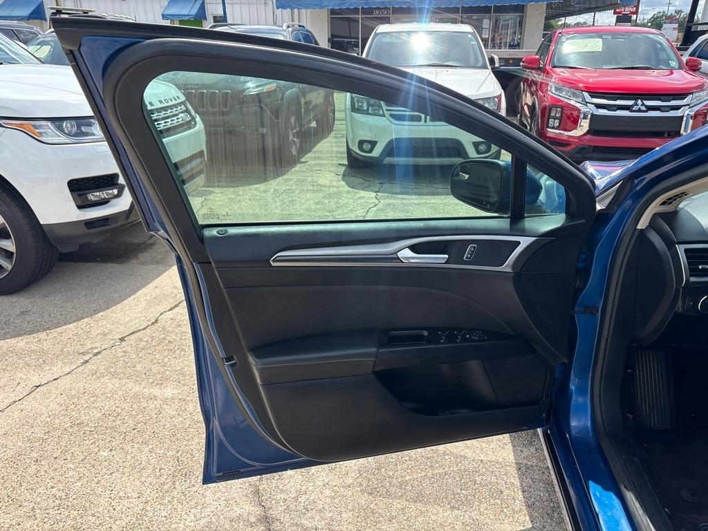 Ford Fusion SE FWD 2017