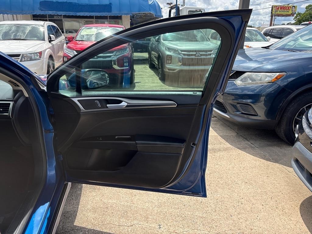 Ford Fusion SE FWD 2017