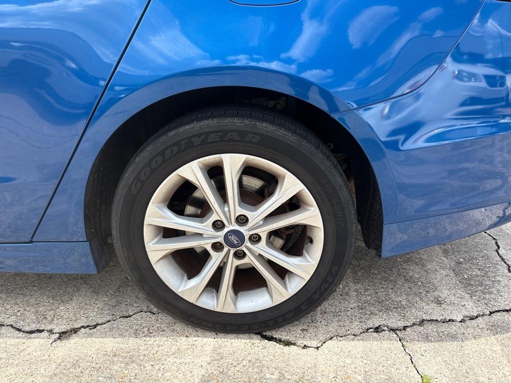 Ford Fusion SE FWD 2017
