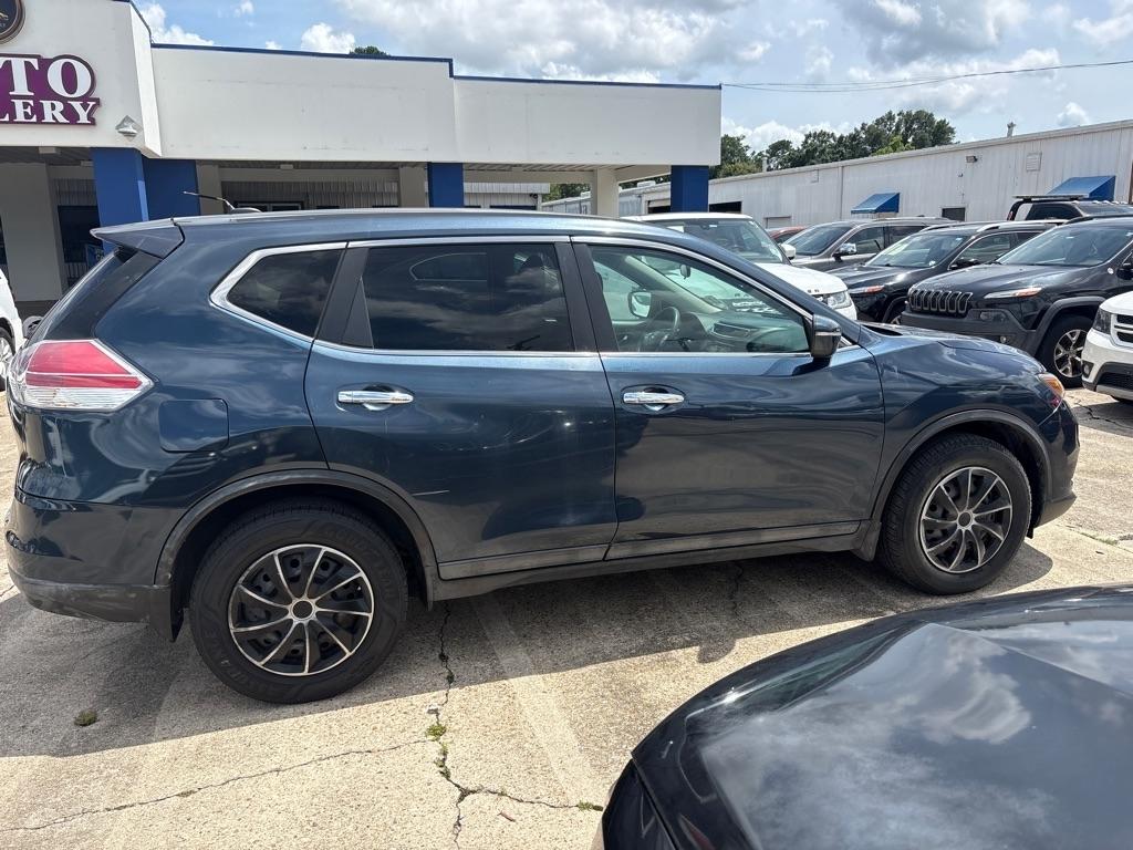 Nissan Rogue FWD 4dr S 2015