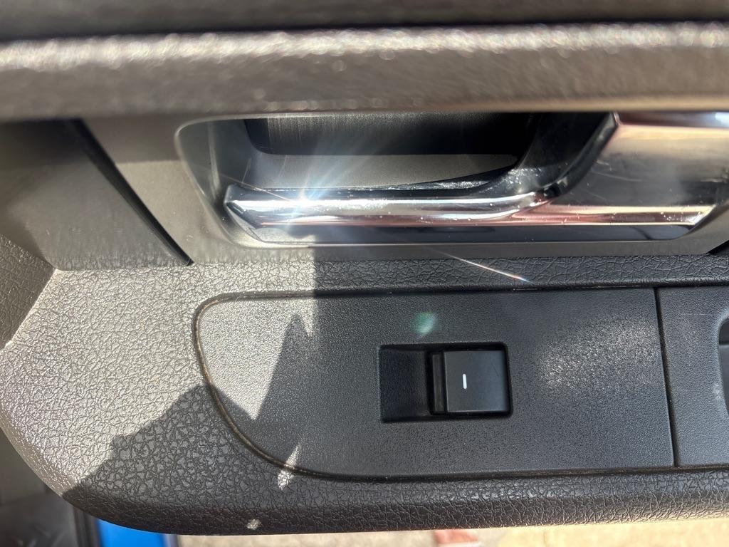 Ford F-150 4WD SuperCrew 145" Platinum 2012