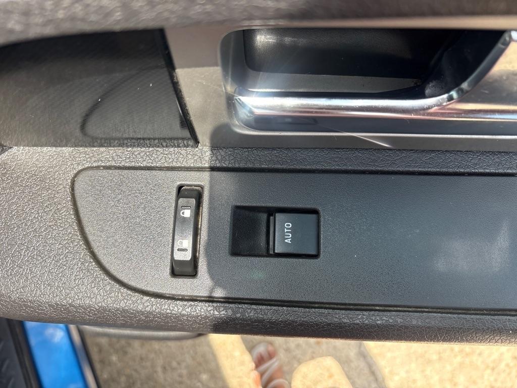 Ford F-150 4WD SuperCrew 145" Platinum 2012