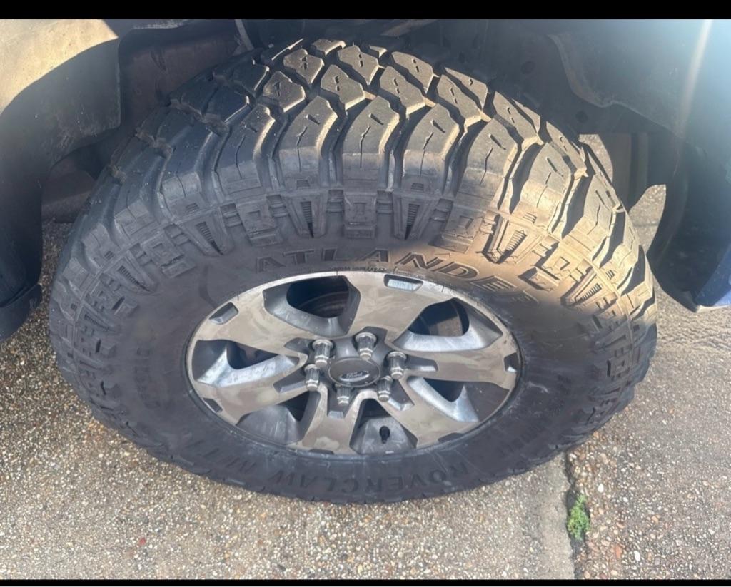 Ford F-150 4WD SuperCrew 145" Platinum 2012