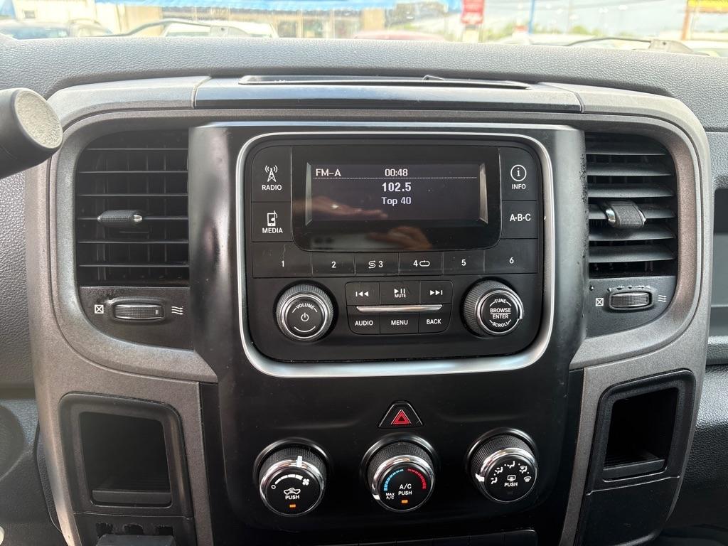 RAM 1500 2WD Crew Cab 140.5" Tradesman 2013