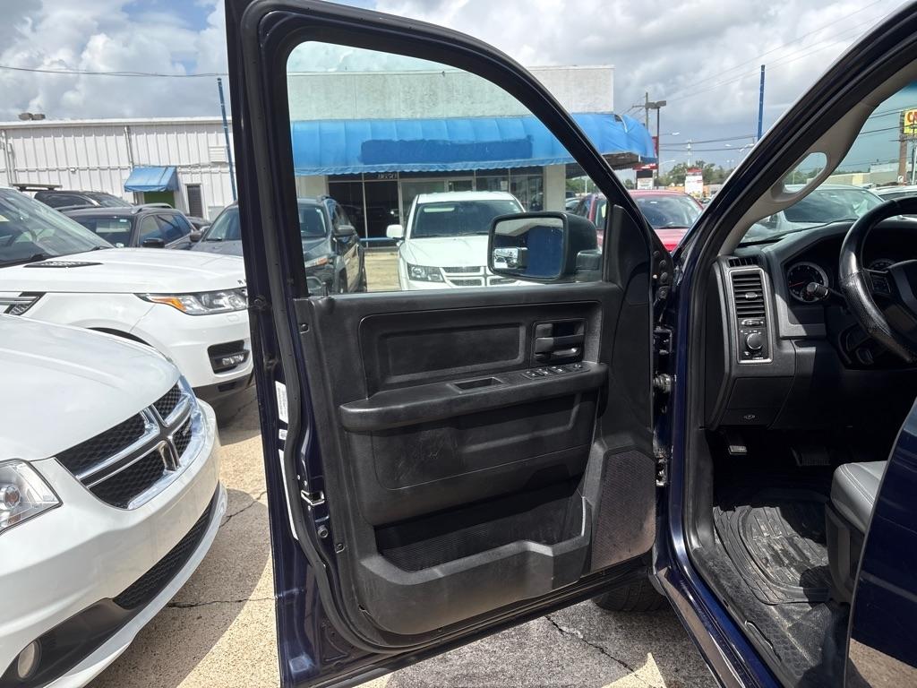 RAM 1500 2WD Crew Cab 140.5" Tradesman 2013