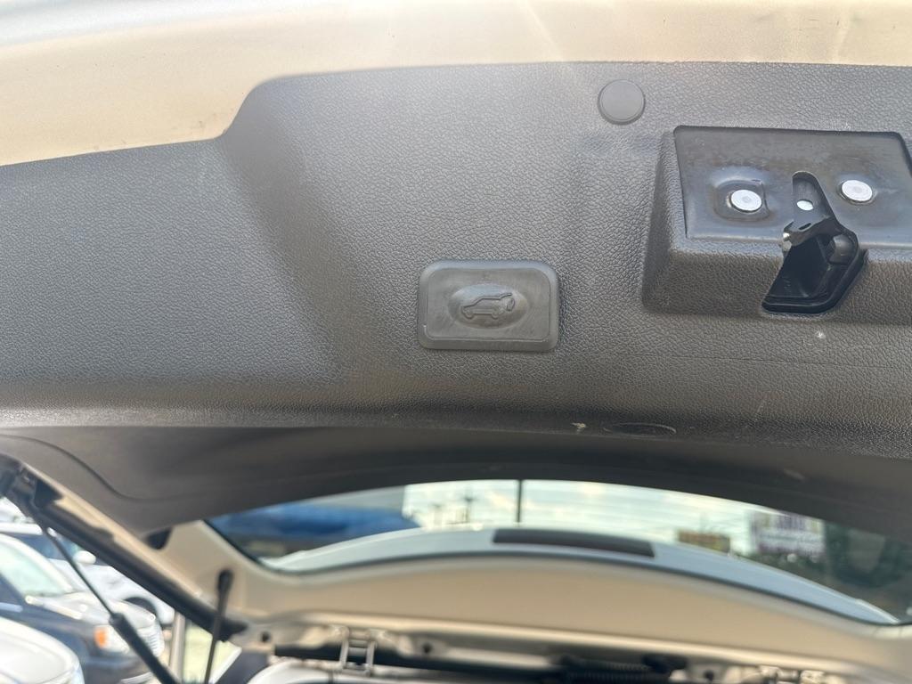 GMC Acadia AWD 4dr Denali 2012