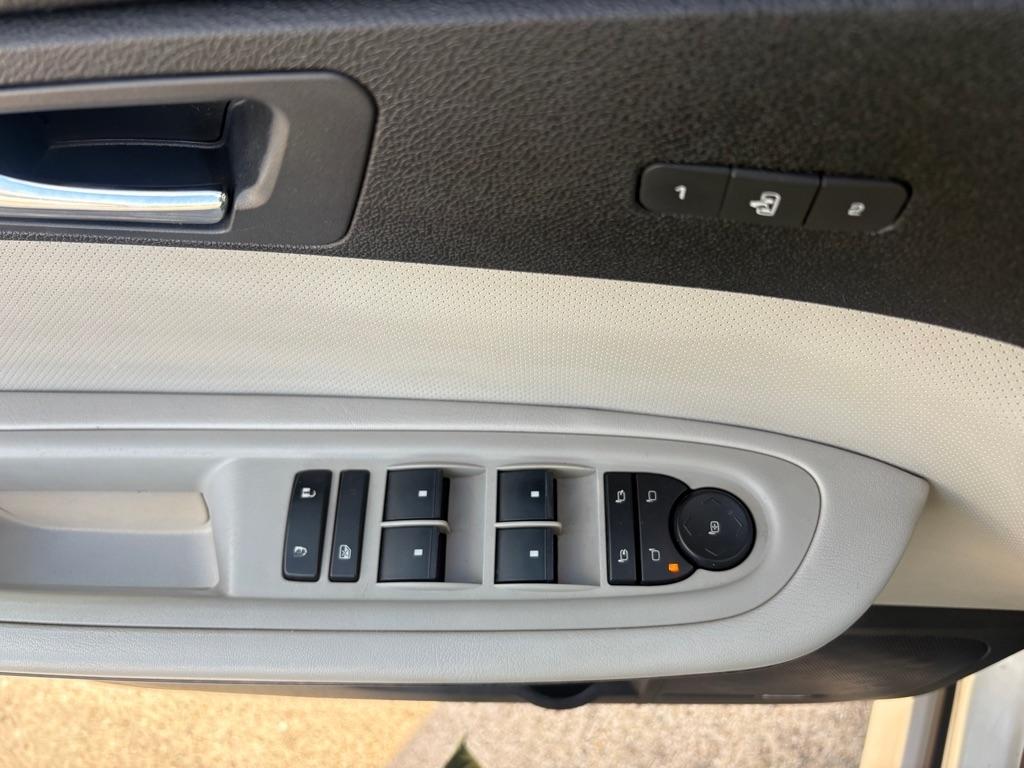 GMC Acadia FWD 4dr Denali 2012