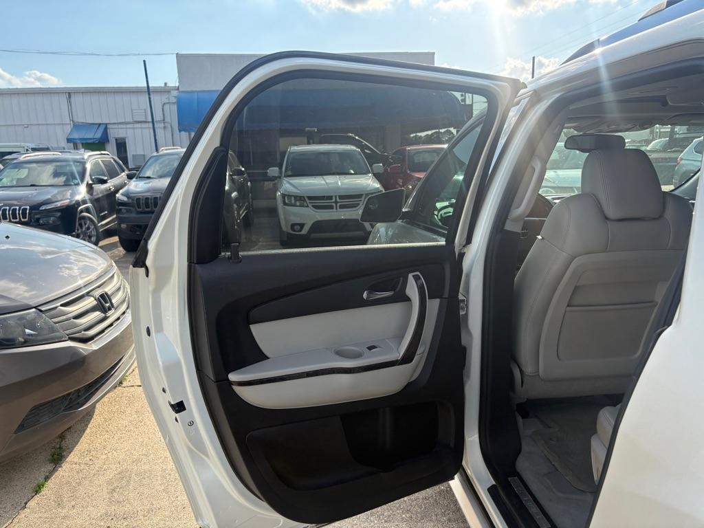 GMC Acadia FWD 4dr Denali 2012