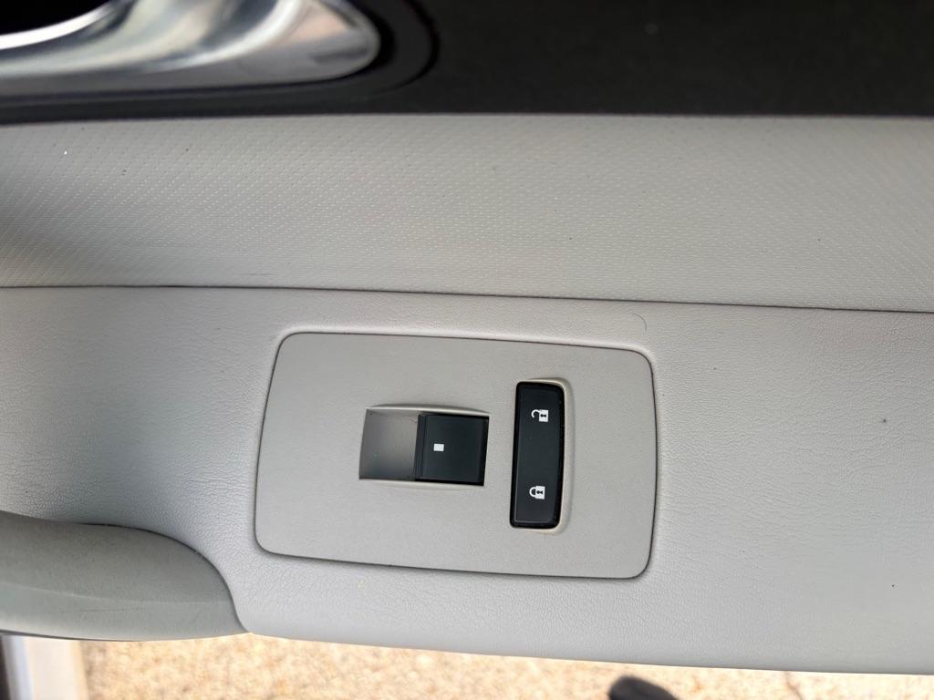 GMC Acadia FWD 4dr Denali 2012