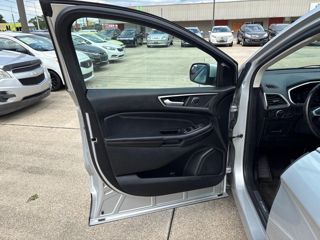 Ford Edge 4dr Titanium FWD 2015