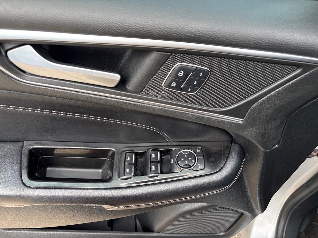 Ford Edge 4dr Titanium FWD 2015