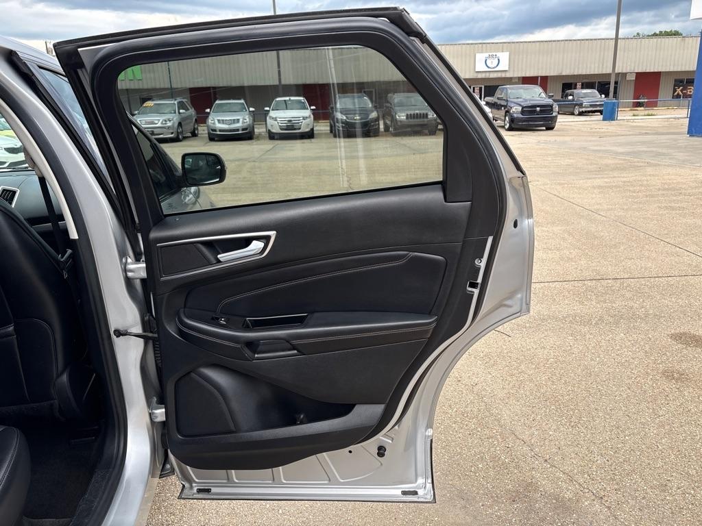 Ford Edge 4dr Titanium FWD 2015