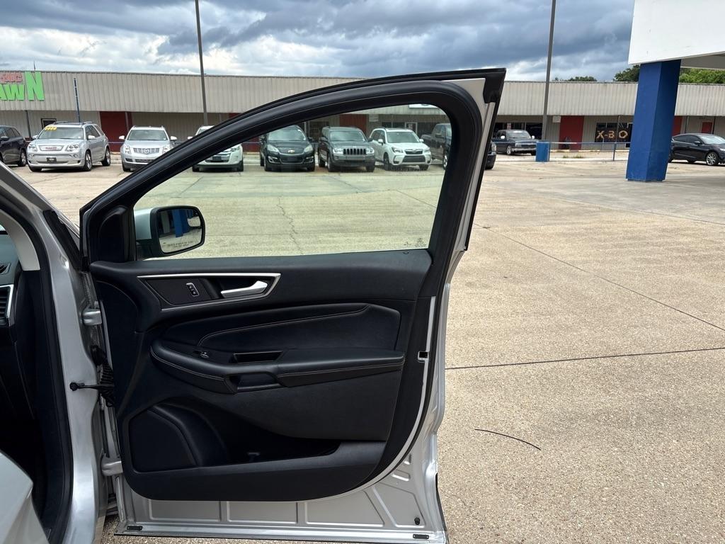 Ford Edge 4dr Titanium FWD 2015