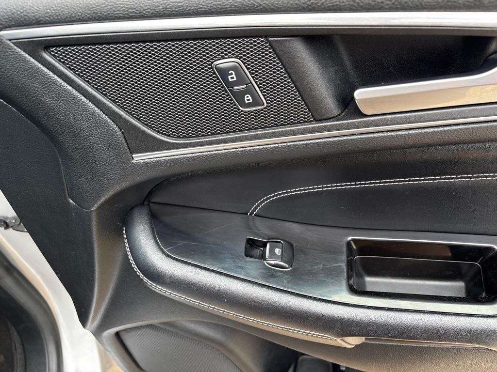 Ford Edge 4dr Titanium FWD 2015