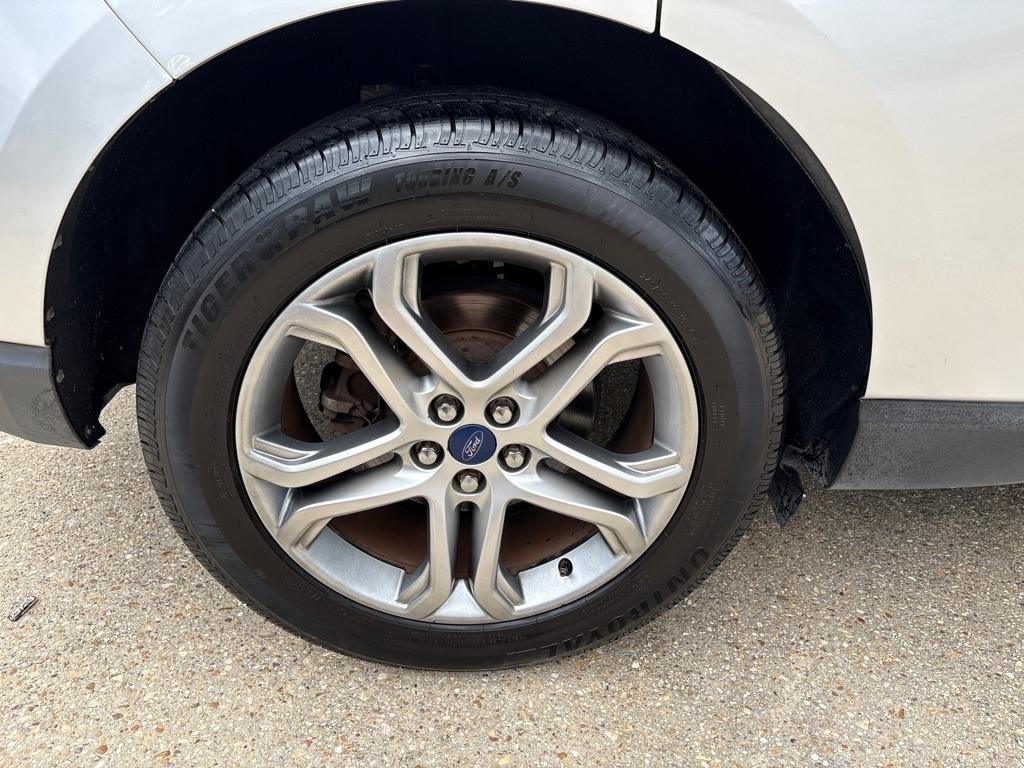 Ford Edge 4dr Titanium FWD 2015