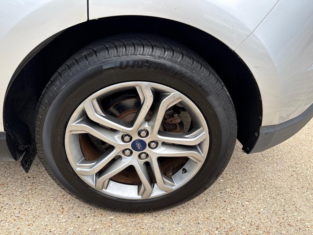 Ford Edge 4dr Titanium FWD 2015