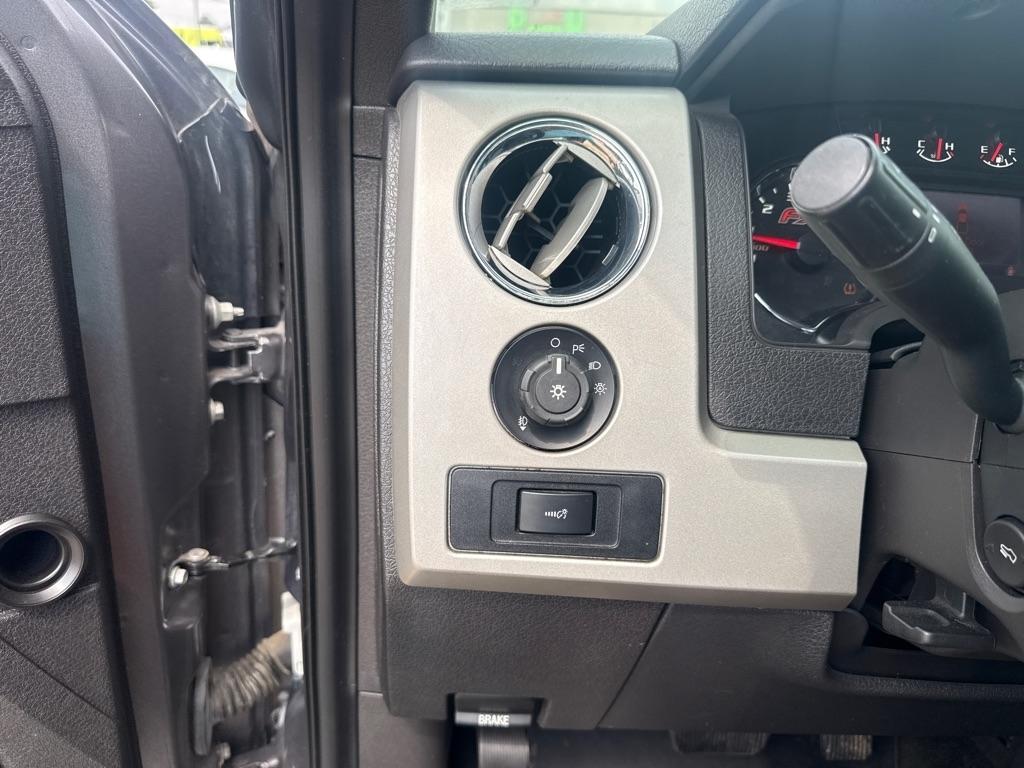 Ford F-150 4WD SuperCrew 145" Platinum 2012