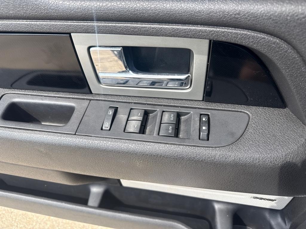 Ford F-150 4WD SuperCrew 145" Platinum 2012