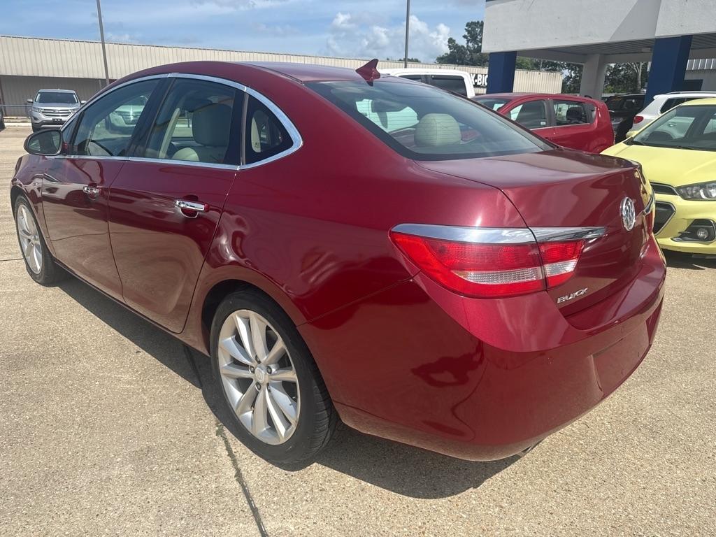 Buick Verano 4dr Sdn Leather Group 2012