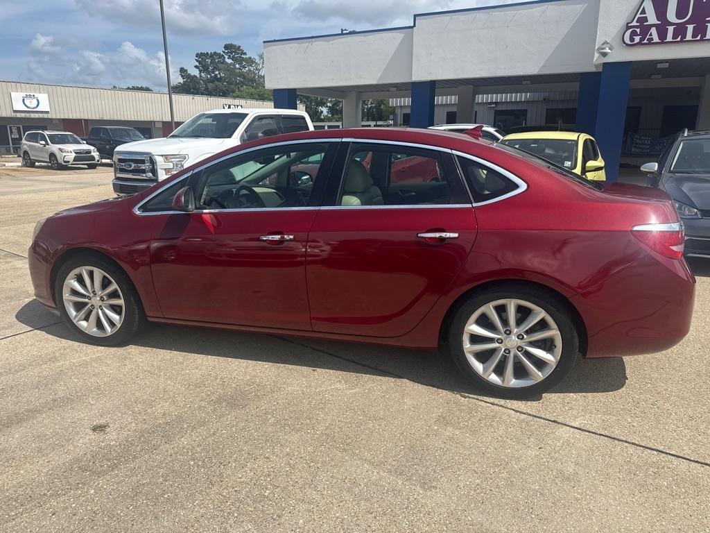 Buick Verano 4dr Sdn Leather Group 2012