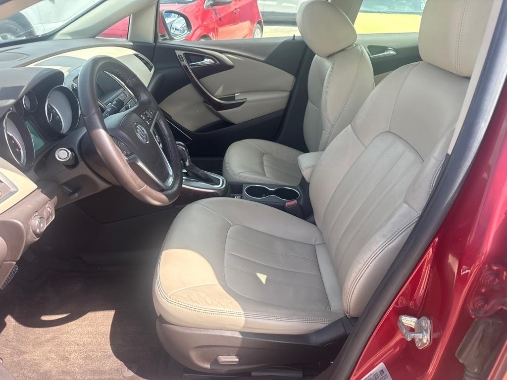 Buick Verano 4dr Sdn Leather Group 2012