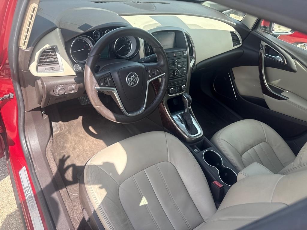 Buick Verano 4dr Sdn Leather Group 2012