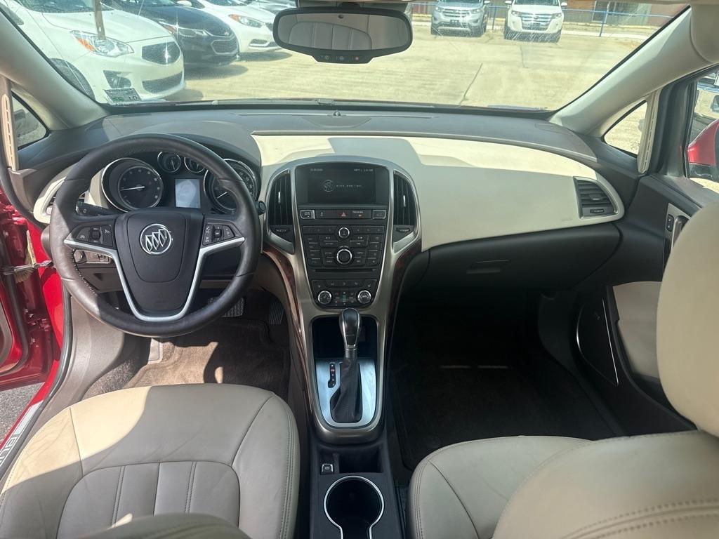 Buick Verano 4dr Sdn Leather Group 2012