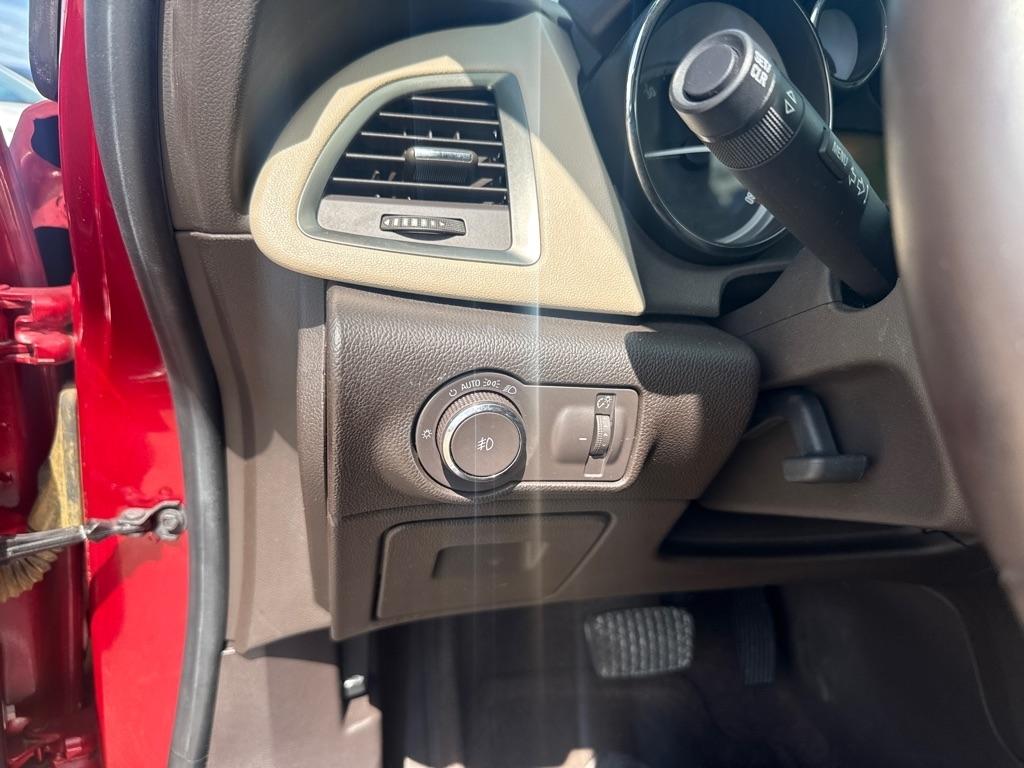 Buick Verano 4dr Sdn Leather Group 2012