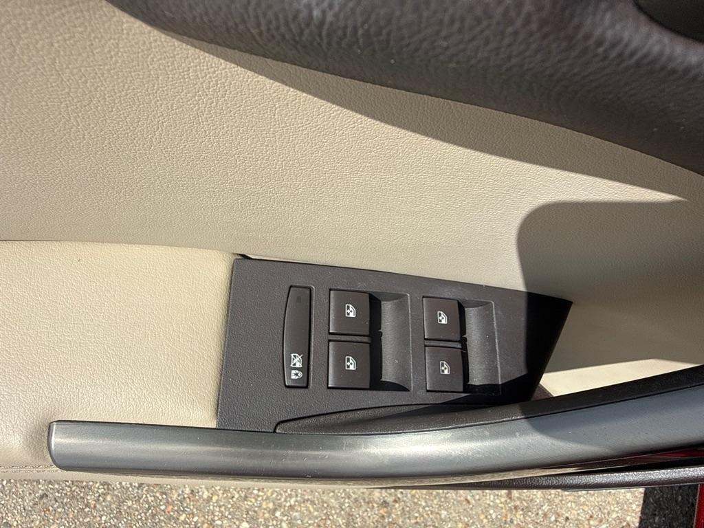 Buick Verano 4dr Sdn Leather Group 2012