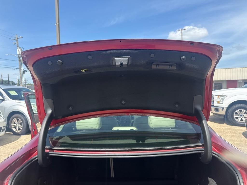 Buick Verano 4dr Sdn Leather Group 2012