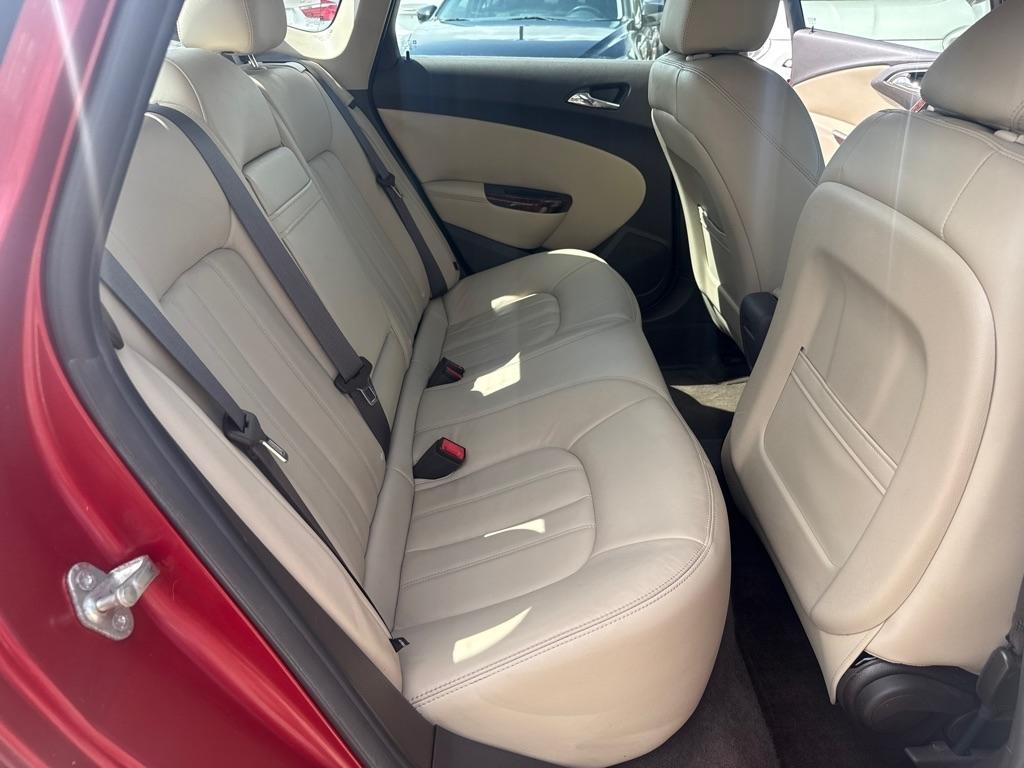 Buick Verano 4dr Sdn Leather Group 2012