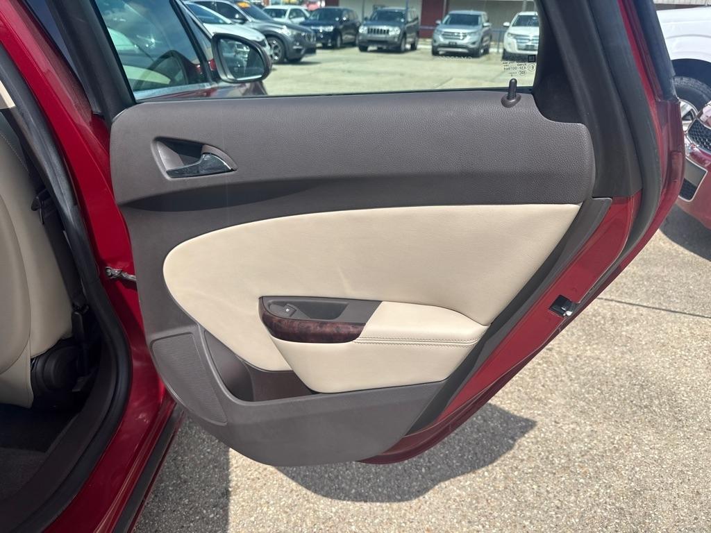 Buick Verano 4dr Sdn Leather Group 2012