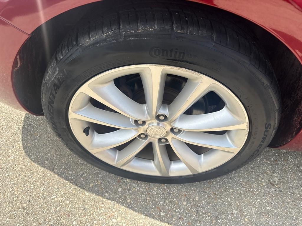 Buick Verano 4dr Sdn Leather Group 2012