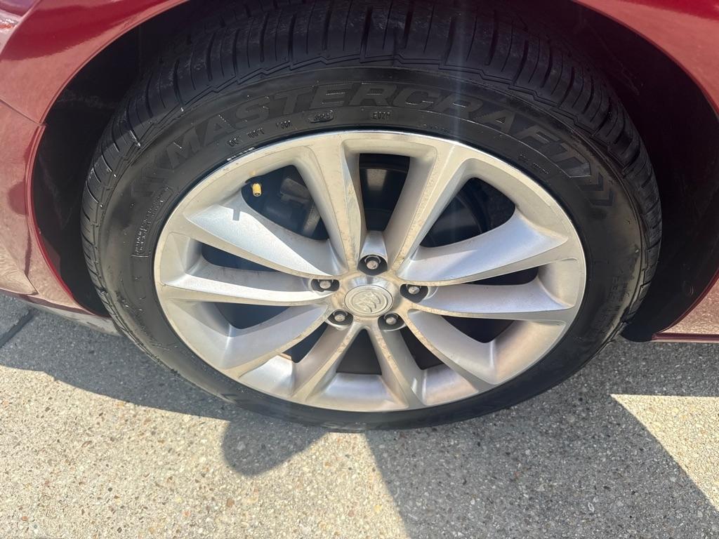 Buick Verano 4dr Sdn Leather Group 2012