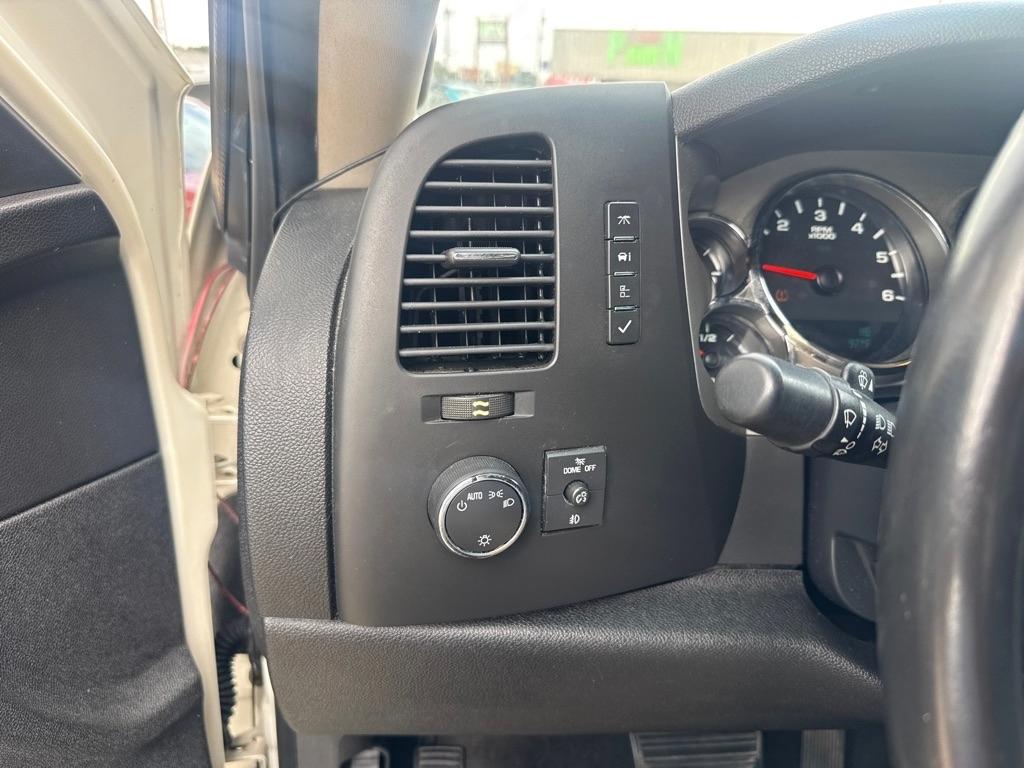 Chevrolet Silverado 1500 4WD Crew Cab 143.5" LT 2012