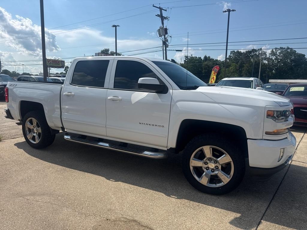 Chevrolet Silverado 1500 4WD Crew Cab 143.5" LT w/2LT 2018