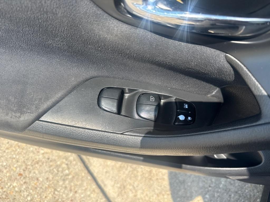 Nissan Altima 4dr Sdn I4 2.5 SV 2015